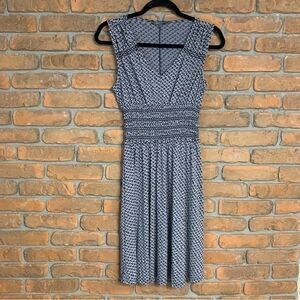 Daisy Fuentes Dress Women's Size XS Gray Black V-Neck Sleeveless‎ Fit & Flare